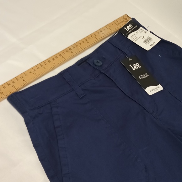 NWT Lee ultra soft waistband mid-rise short women's Sz 8 (medium) New - Picture 4 of 12